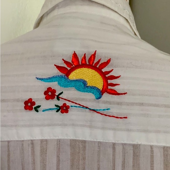 GRAFF VINTAGE 80’S EMBROIDERED WHITE BLOUSE PARISIAN SCENES SIZE PL - Picture 4 of 7